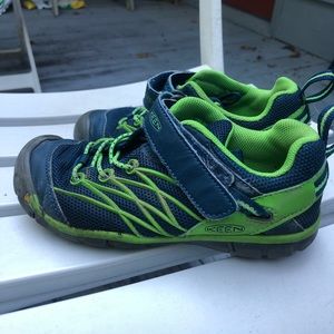 Kids Keen CNX waterproof athletic shoes blue green 13 Y boys or girls